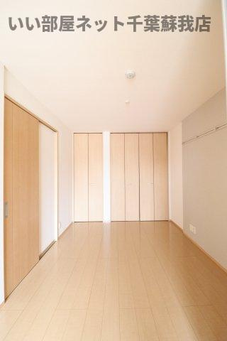 ベラヴィスタ蘇我の寝室|落ち着いた色調の寝室です