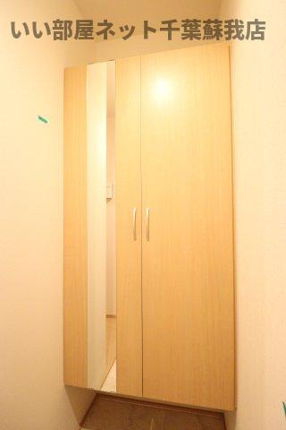 ベラヴィスタ蘇我の玄関|明るい玄関です
