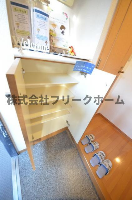 武蔵野市吉祥寺本町２丁目の賃貸マンションの玄関