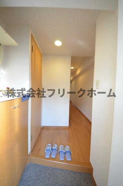 武蔵野市吉祥寺本町２丁目の賃貸マンションの玄関