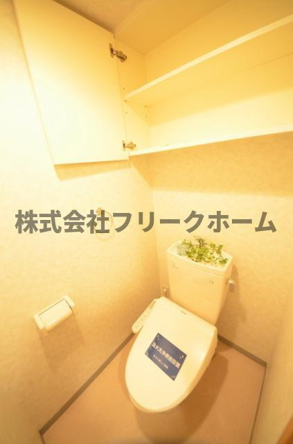 武蔵野市吉祥寺本町２丁目の賃貸マンションのトイレ