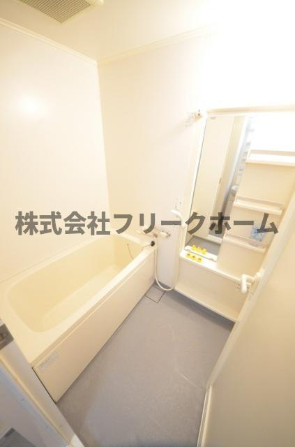 武蔵野市吉祥寺本町２丁目の賃貸マンションの浴室