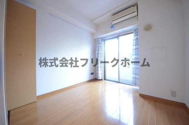 武蔵野市吉祥寺本町２丁目の賃貸マンションの居間・リビング