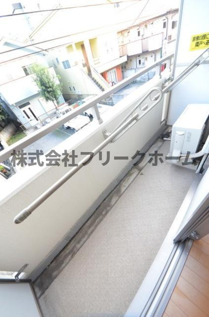 武蔵野市吉祥寺本町２丁目の賃貸マンションのバルコニー