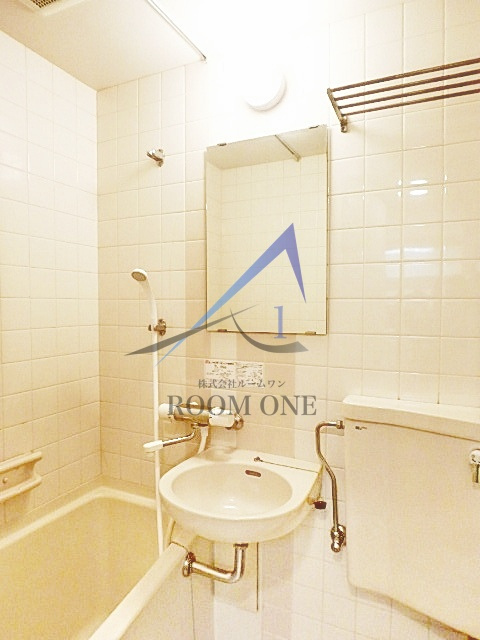 ヴィラ・フローラスの洗面所|洗面台です。