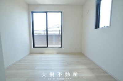 【洋室】 | 座間市南栗原6丁目  新築戸建て　全１棟【仲介手数料無料】 | 2階　洋室2（5.7帖）