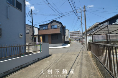 【前面道路含む現地写真】 | 座間市南栗原6丁目  新築戸建て　全１棟【仲介手数料無料】