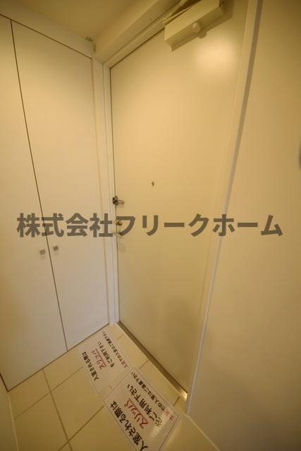 小金井市梶野町５丁目の賃貸マンションの玄関