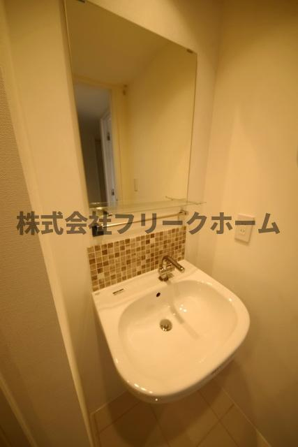 小金井市梶野町５丁目の賃貸マンションの洗面所