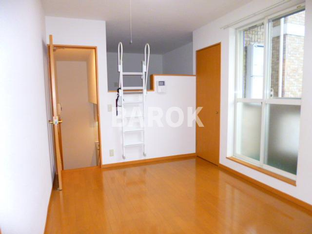 ベネフィスタウン平尾３の居間・リビング