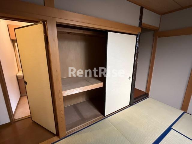 一宮市浅井町尾関字上川田の賃貸住宅／5LDKの収納|押入（1階和室）(イメージ)