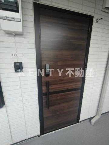 【玄関】 | セレスティア中央 Ⅱ | 落ち着いた玄関です