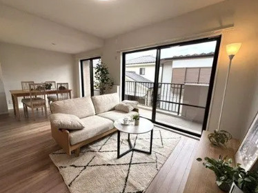 ネバーランド上野松が谷の居間・リビング