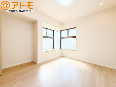 【寝室】 | ライオンズマンション岳美 | 毎日すごす部屋の広さや陽当りも気になるポイントですね！現地で体感してみてください♪