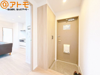 【玄関】 | ライオンズマンション岳美 | 玄関は収納付きで使い勝手良好♪見た目もすっきり♪