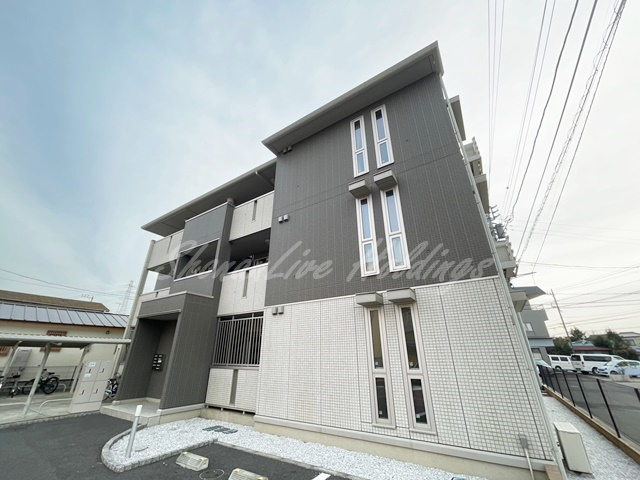 藤沢市菖蒲沢のアパートの外観