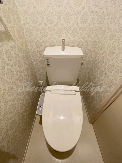 藤沢市菖蒲沢のアパートのトイレ