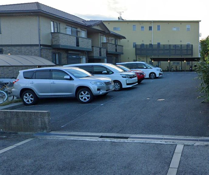 松韻舎B棟の駐車場|駐車場に車を止められます