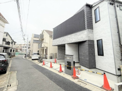 【前面道路含む現地写真】 | 【仲介手数料４７０万円が無料！】■プレミアムクラス■リビングダイニング前に広々バルコニー | 諸費用４７０万円ＯＦＦ！
決算特別キャンペーン！
家計応援の限界に挑戦中！
■唯一無二のプレミアムデザインハウス
■リビングダイニング前には広々バルコニー
■予約制内覧可能