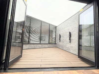 【バルコニー】 | 【仲介手数料４７０万円が無料！】■プレミアムクラス■リビングダイニング前に広々バルコニー | 諸費用４７０万円ＯＦＦ！
決算特別キャンペーン！
家計応援の限界に挑戦中！
■唯一無二のプレミアムデザインハウス
■リビングダイニング前には広々バルコニー
■予約制内覧可能