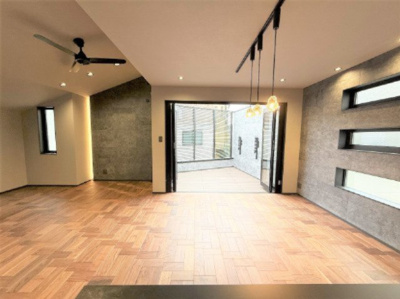 【居間・リビング】 | 【仲介手数料４７０万円が無料！】■プレミアムクラス■リビングダイニング前に広々バルコニー | 諸費用４７０万円ＯＦＦ！
決算特別キャンペーン！
家計応援の限界に挑戦中！
■唯一無二のプレミアムデザインハウス
■リビングダイニング前には広々バルコニー
■予約制内覧可能