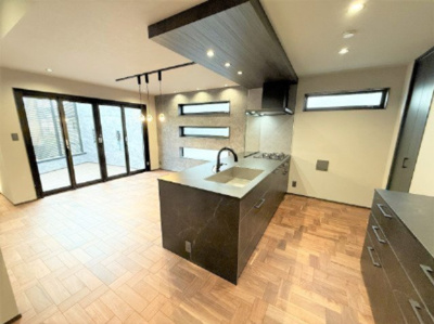 【キッチン】 | 【仲介手数料４７０万円が無料！】■プレミアムクラス■リビングダイニング前に広々バルコニー | 諸費用４７０万円ＯＦＦ！
決算特別キャンペーン！
家計応援の限界に挑戦中！
■唯一無二のプレミアムデザインハウス
■リビングダイニング前には広々バルコニー
■予約制内覧可能