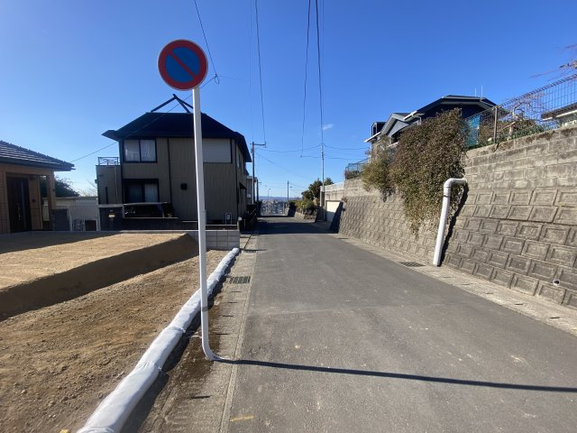 東坂元2丁目　S-pacioの前面道路含む現地写真
