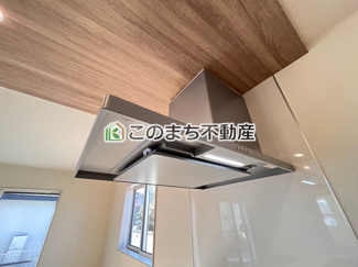 【キッチン】 | ブルーミングガーデン宇都宮市中戸祭1丁目　4号棟 | お料理の匂いもスッキリ♪シンプルデザインで掃除も簡単‼