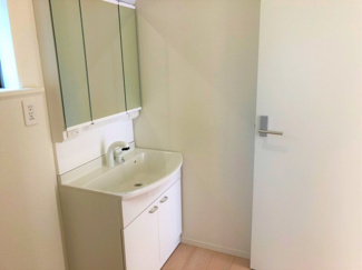 【独立洗面台】 | リーブルガーデン斑鳩町龍田3丁目 3期 全2棟 2号棟 | 施工例写真