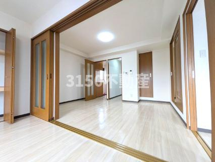 エトワール本町のエントランス