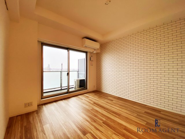 ヒヴィ・カーサ名駅西の居間・リビング