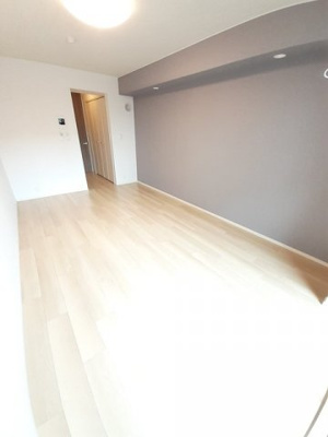 【内装】 | アクアプラ島田 1K | 明るい室内です