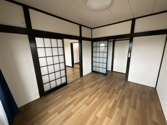 元宿ビルの寝室|現状有姿となります。