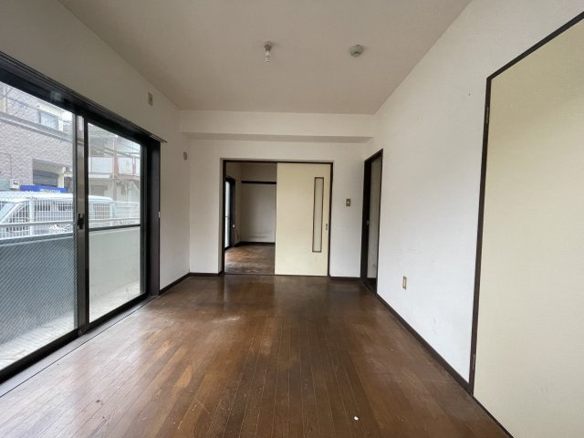 船橋市前原西１丁目の賃貸マンションの居間・リビング