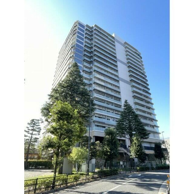 【外観】 | パークシティ中野ザタワーブリーズ | 鉄筋コンクリート造のがっちりとした建物。