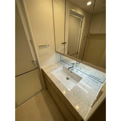 【独立洗面台】 | パークシティ中野ザタワーブリーズ | 嬉しい独立洗面台付き。