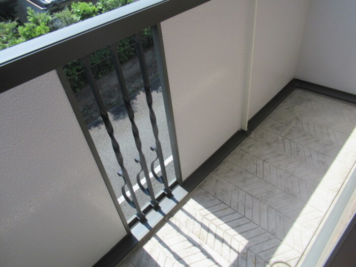 ウィルモア西梶尾 C棟のバルコニー