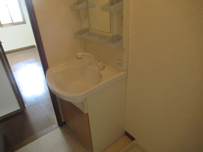 ウィルモア西梶尾 C棟の洗面所