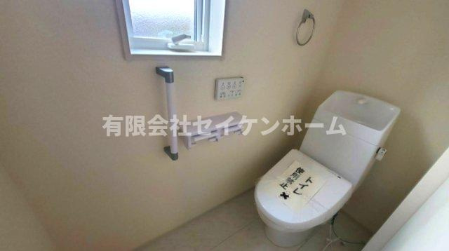 深谷市上柴町東6丁目　新築住宅　第３　①号棟のトイレ