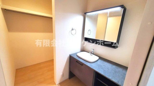 深谷市上柴町東6丁目　新築住宅　第３　①号棟の独立洗面台