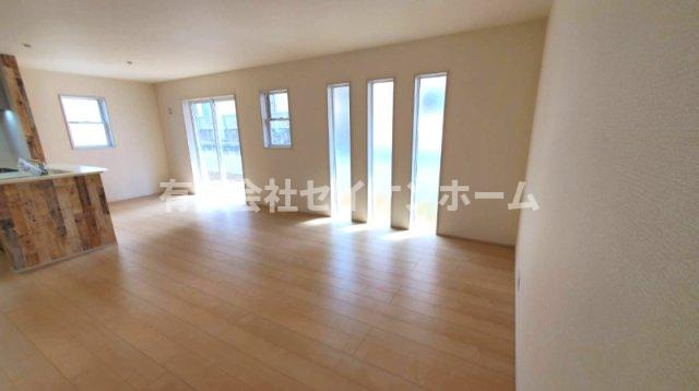 深谷市上柴町東6丁目　新築住宅　第３　①号棟の居間・リビング