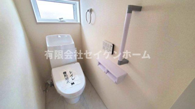 深谷市上柴町東6丁目　新築住宅　第３　①号棟のトイレ