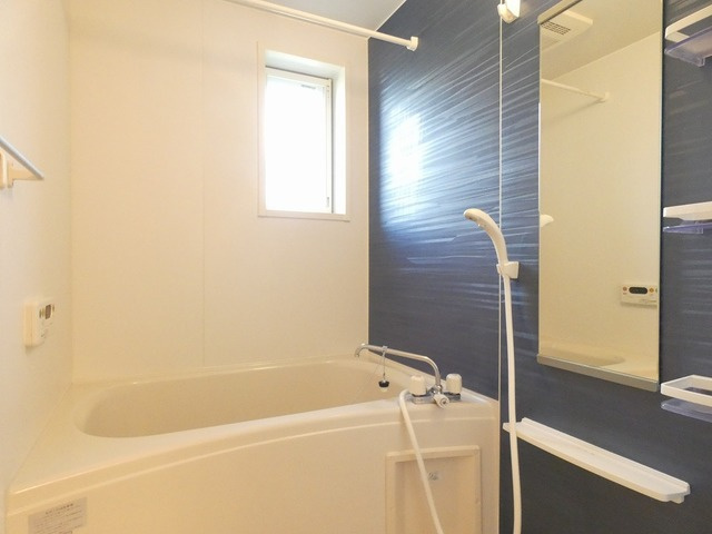 サンフィオーレBの浴室|追い焚き、浴室乾燥機付き