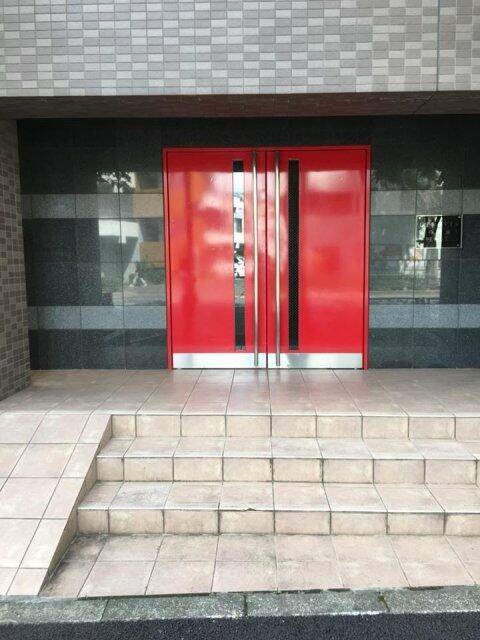 ＧＥＮＯＶＩＡ吉祥寺通りＥＡＳＴのエントランス