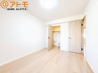 【寝室】 | チュリス曲金 | 収納スペースもしっかり確保したお部屋は、収納家具の数も減らせるのでお部屋を広く使えます！