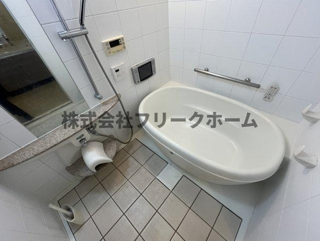 武蔵野市中町３丁目の賃貸マンションの浴室