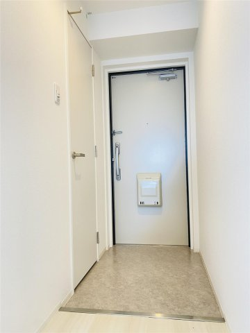 キャッスルコート土山の玄関|※同物件別室同タイプの写真です