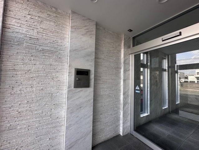 キャッスルコート土山のエントランス