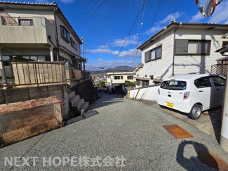 【前面道路含む現地写真】 | 川西市東畦野山手１丁目中古戸建　お庭・カーポート付き | 角地で阿kぁるく開放的です！！