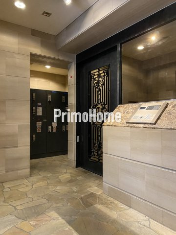 フェニックス日本橋イーストのエントランス